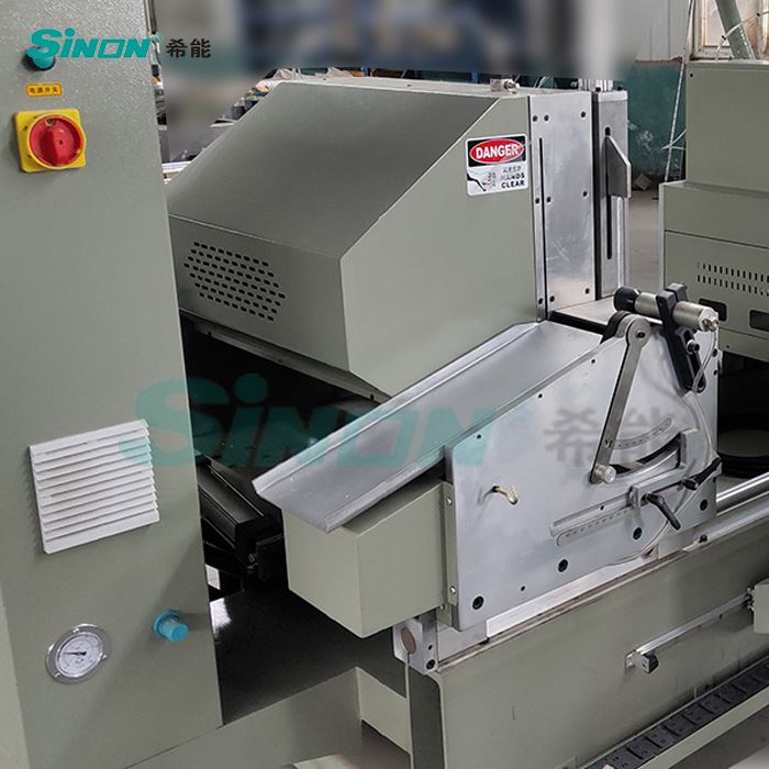 CNC double head aluminum profile miter saw with variable angles (7).jpg